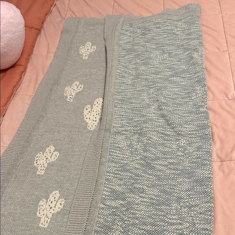 Preloved cactus woven baby blanket - Picture 3 of 3